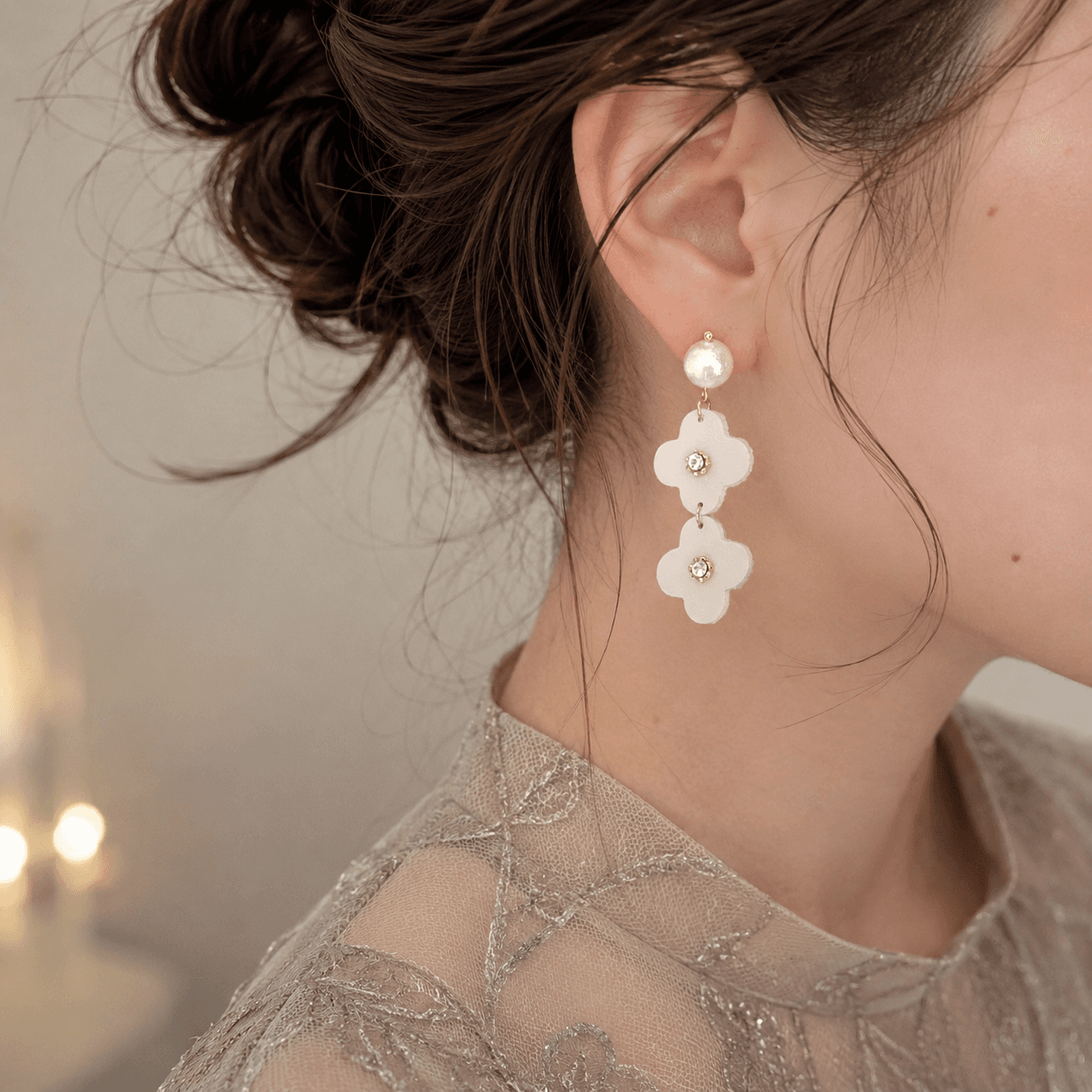 コットンパールとレザーのお花のピアス／イヤリング